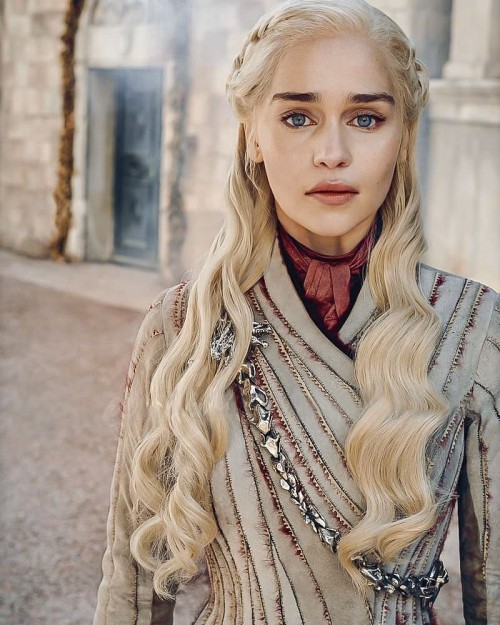 Emilia-Clarke-21274.jpg