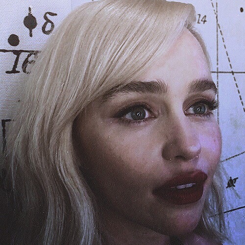 Emilia-Clarke-21284.jpg
