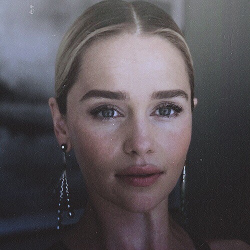 Emilia-Clarke-21285.jpg