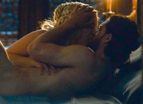 Emilia-Clarke-21726.jpg