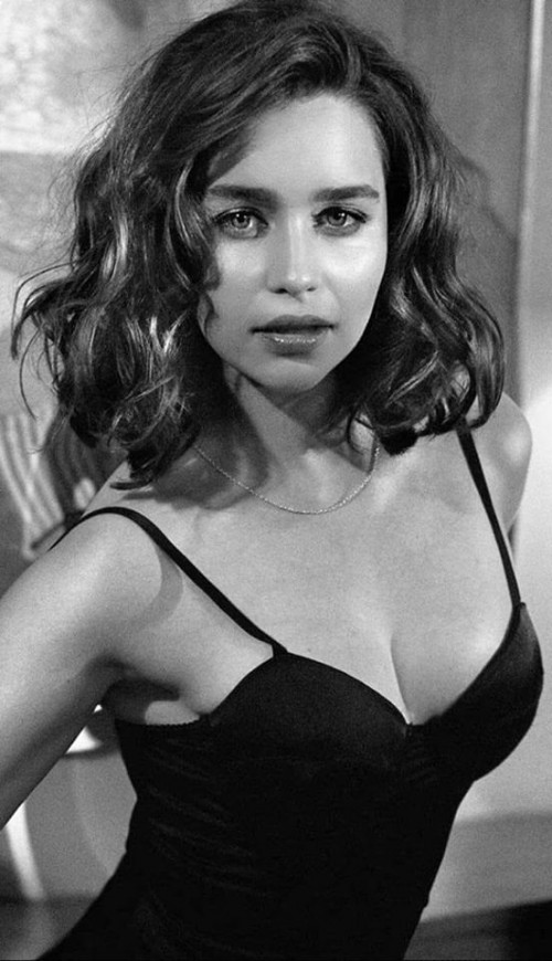 Emilia-Clarke-21754.jpg