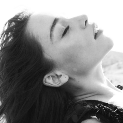 Emilia-Clarke-21784.jpg