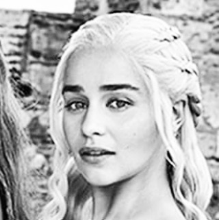 Emilia-Clarke-21787.jpg