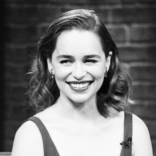 Emilia-Clarke-21812.jpg