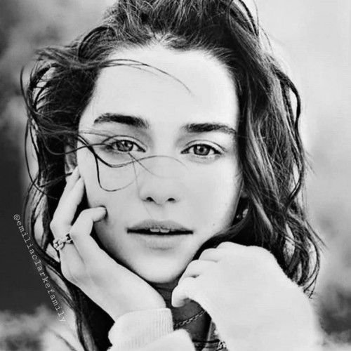 Emilia-Clarke-21837.jpg