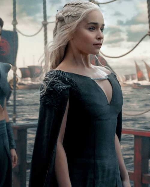 Emilia-Clarke-21915.jpg