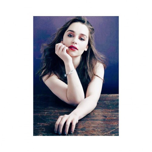 Emilia-Clarke-21938.jpg