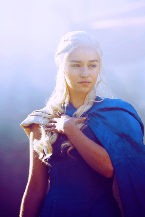 Emilia-Clarke-21982.png