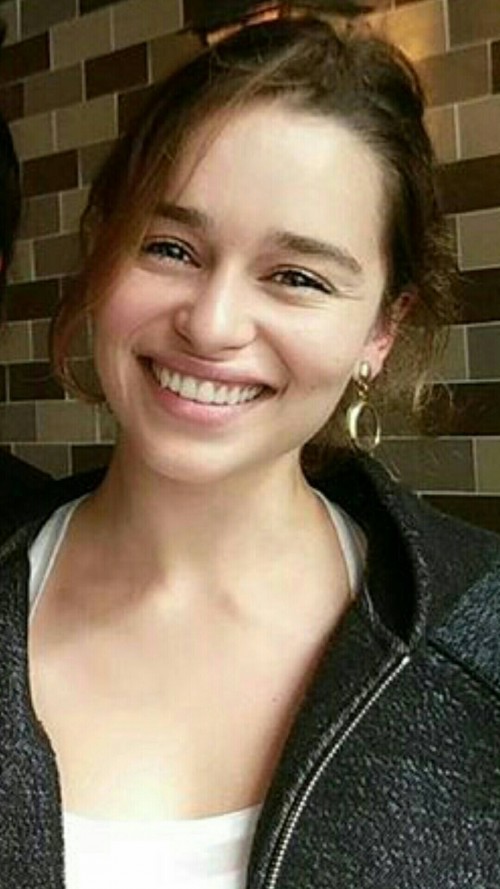 Emilia-Clarke-22004.jpg