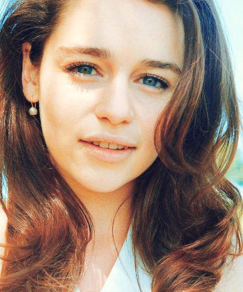 Emilia-Clarke-22015.jpg