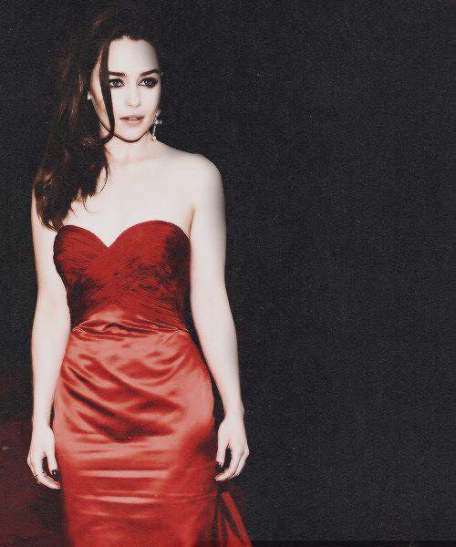 Emilia-Clarke-22027.jpg