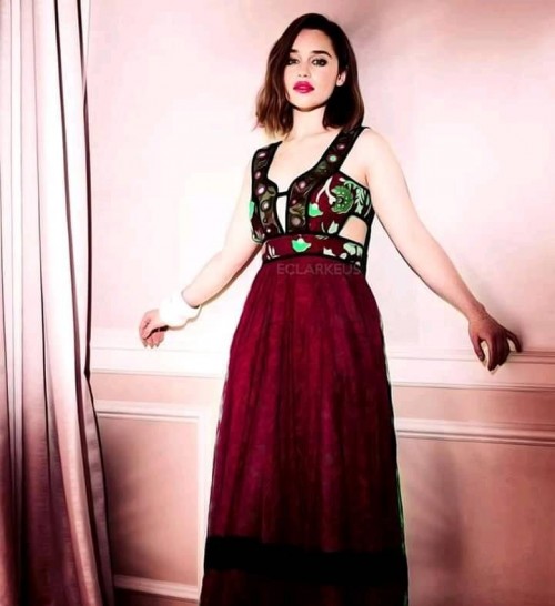 Emilia-Clarke-22051.jpg