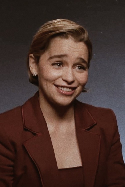 Emilia-Clarke-22066.jpg