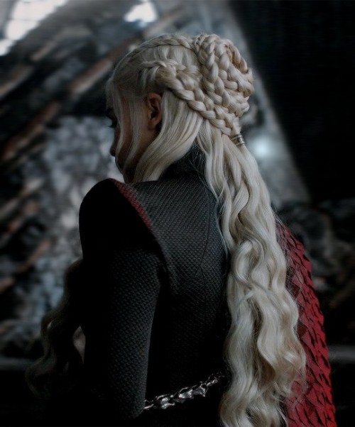 Emilia-Clarke-22076.jpg