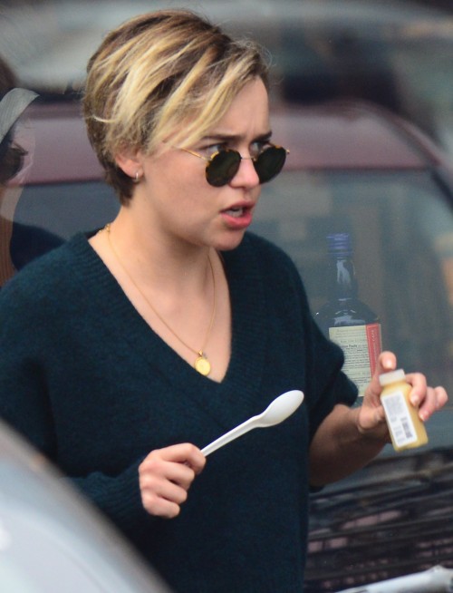 Emilia-Clarke-22083.jpg