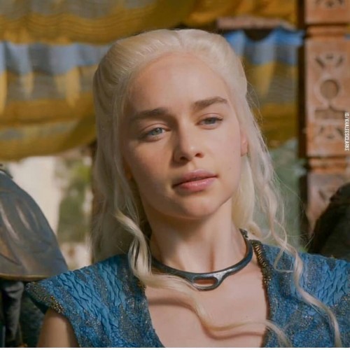 Emilia-Clarke-22109.jpg