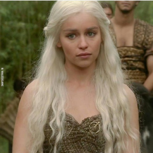 Emilia-Clarke-22112.jpg
