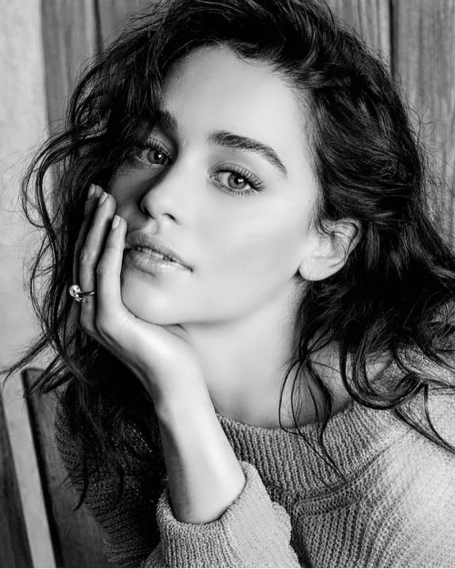 Emilia-Clarke-22123.jpg