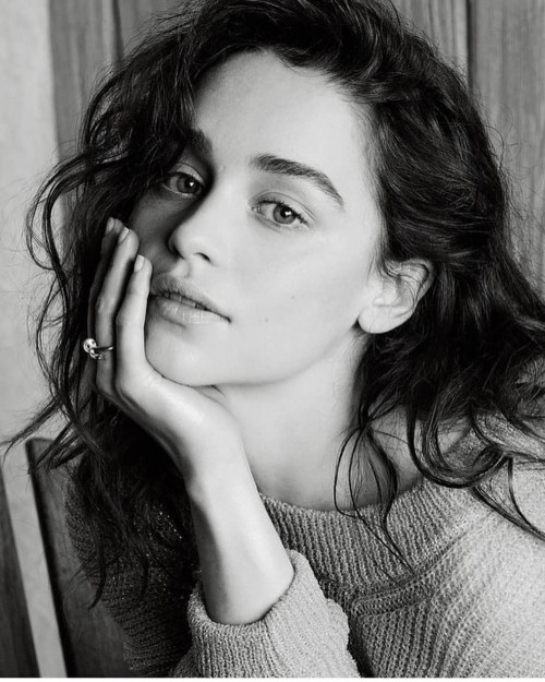Emilia-Clarke-22124.jpg