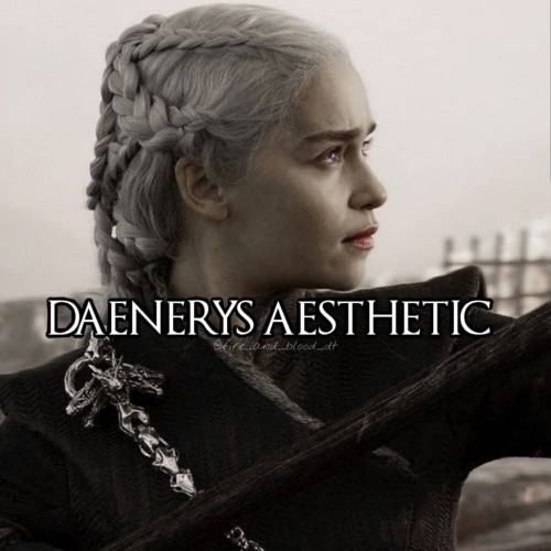 Emilia-Clarke-22271.jpg