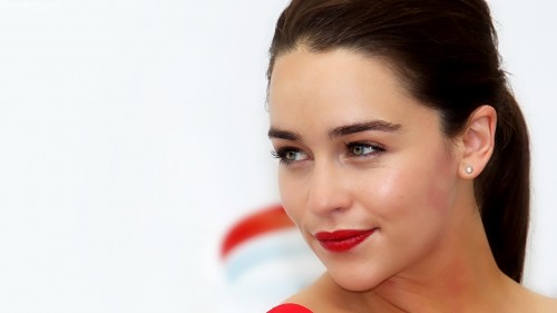 Emilia-Clarke-22916.jpg