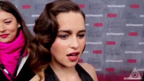 Emilia-Clarke-23090.jpg