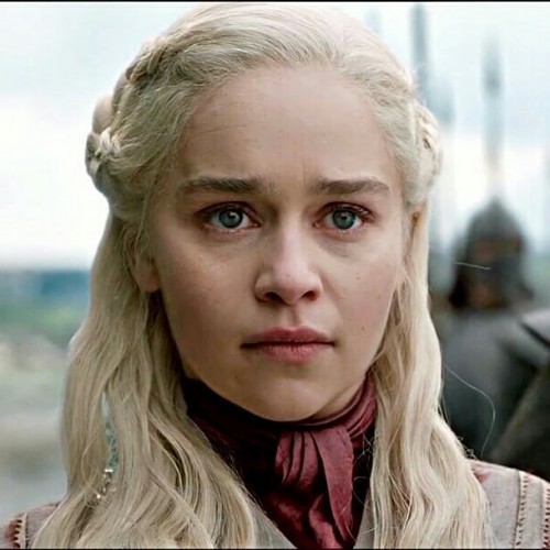 Emilia-Clarke-30061.jpg