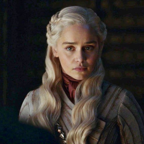 Emilia-Clarke-30150.jpg
