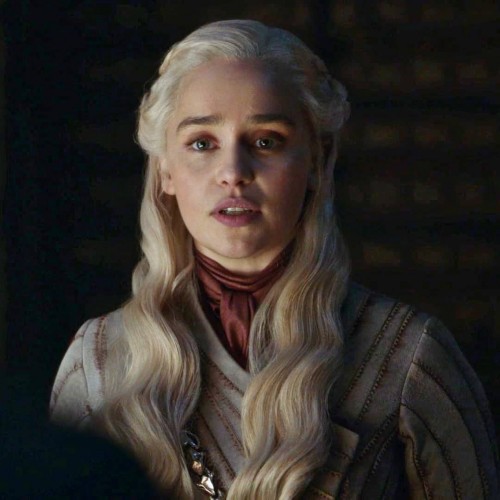 Emilia-Clarke-30152.jpg