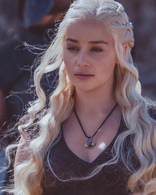 Emilia-Clarke-30249.jpg