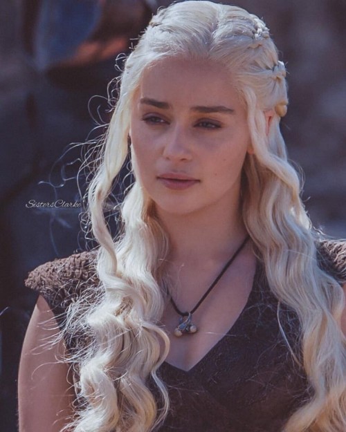 Emilia-Clarke-30250.jpg