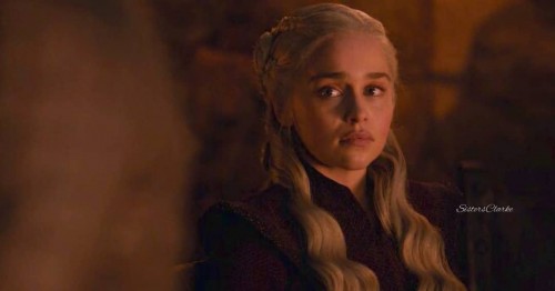 Emilia-Clarke-30253.jpg