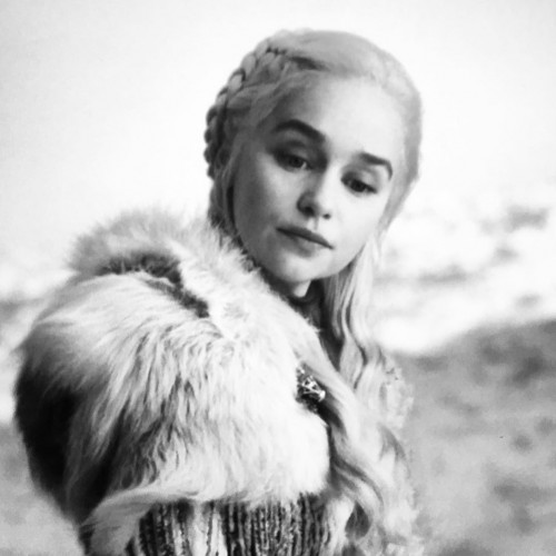 Emilia-Clarke-30701.jpg
