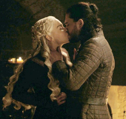 Emilia-Clarke-31415.jpg