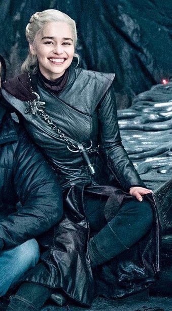 Emilia-Clarke-31453.jpg
