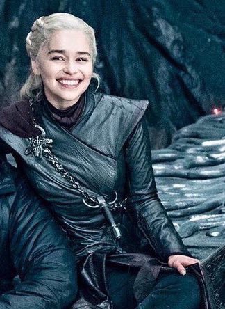 Emilia-Clarke-31456.jpg