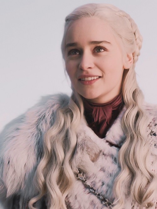 Emilia-Clarke-31473.jpg