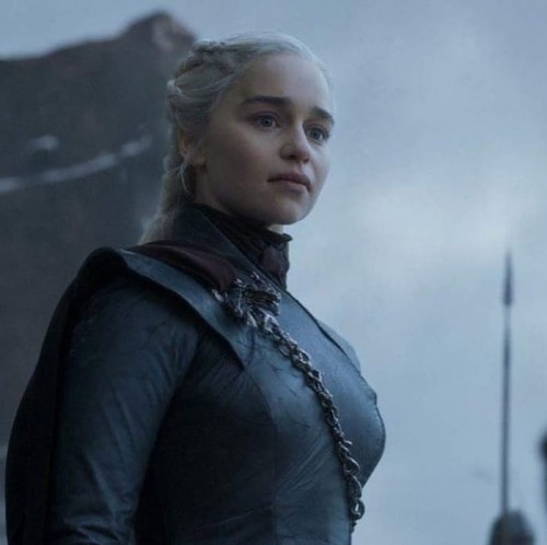 Emilia-Clarke-31483.jpg