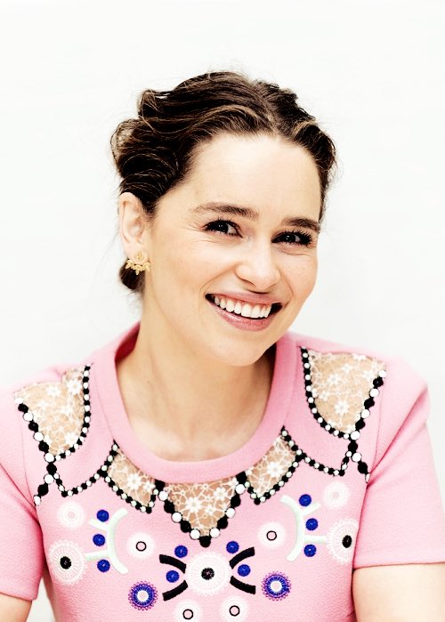 Emilia-Clarke-32090.jpg