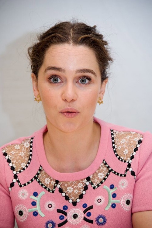Emilia-Clarke-32121.jpg