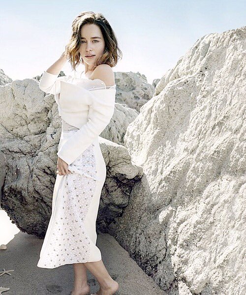 Emilia-Clarke-32180.jpg
