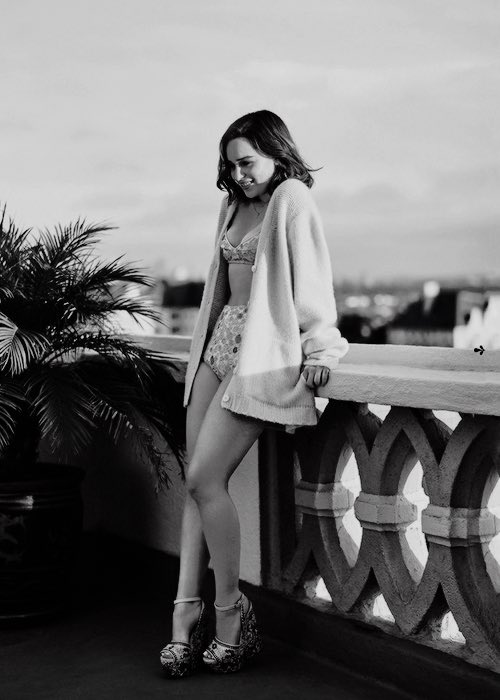 Emilia-Clarke-32192.jpg