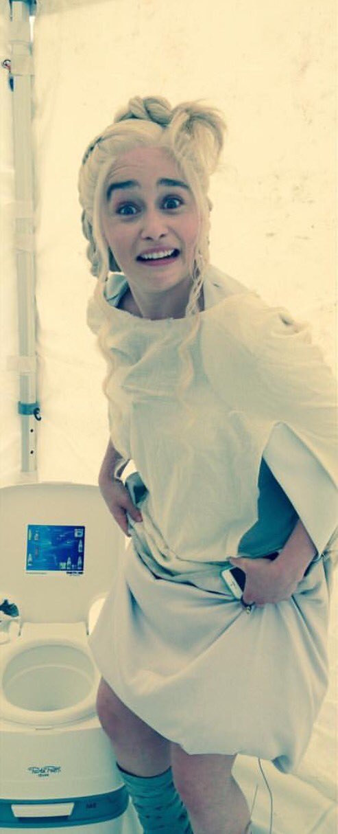 Emilia-Clarke-32257.jpg