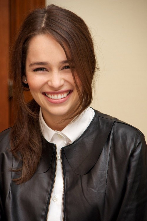 Emilia-Clarke-32287.jpg