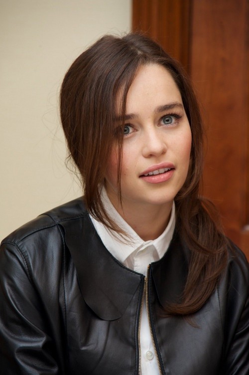 Emilia-Clarke-32289.jpg