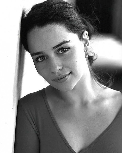 Emilia-Clarke-32312.jpg