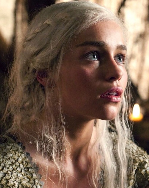 Emilia-Clarke-32316.jpg