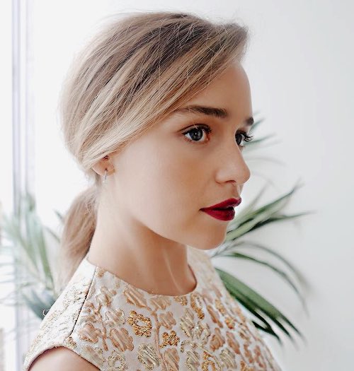 Emilia-Clarke-32330.jpg