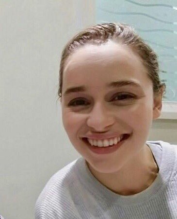 Emilia-Clarke-32427.jpg