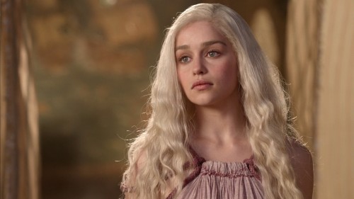 Emilia-Clarke-32435.jpg